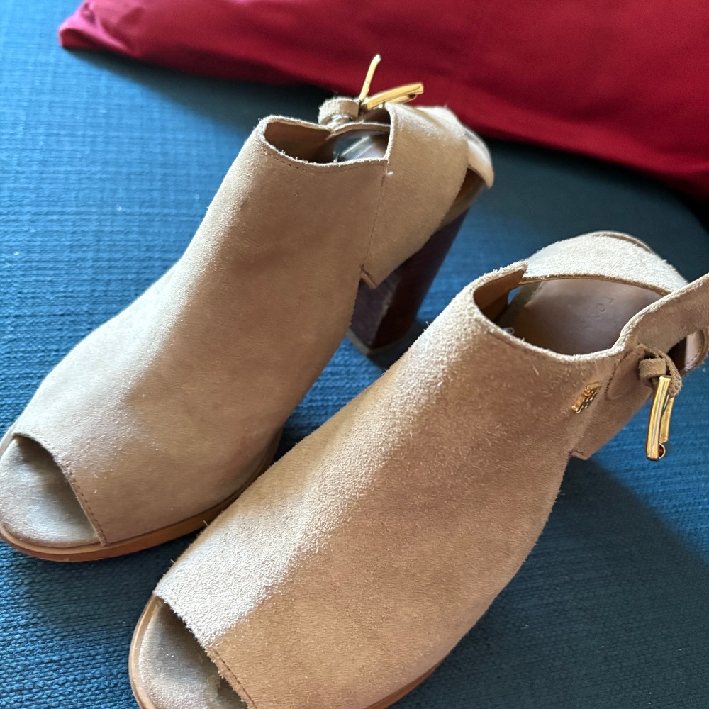 Tommy Hilfiger suede sandals